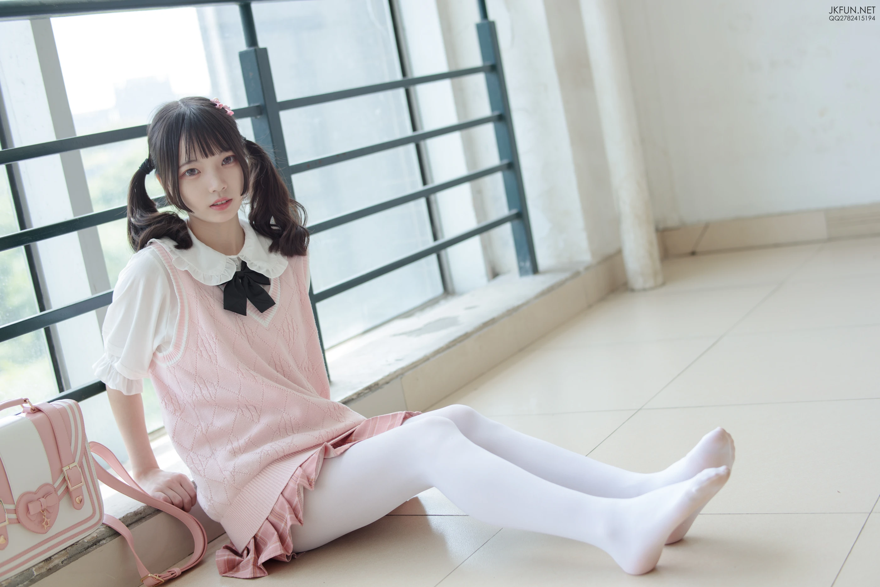 森萝财团 [JKFUN-007] 默陌 80D白丝 [126P 1V]插图4